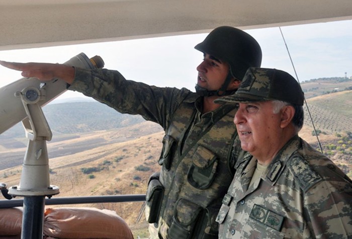 Tổng tham mưu trưởng quân đội Thổ Nhĩ Kỳ Necdet Ozel thị sát biên giới với Syria